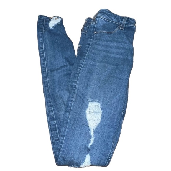 Hollister Denim - 𝅺HOLLISTER High Rise Ripped Jean Legging - 3R